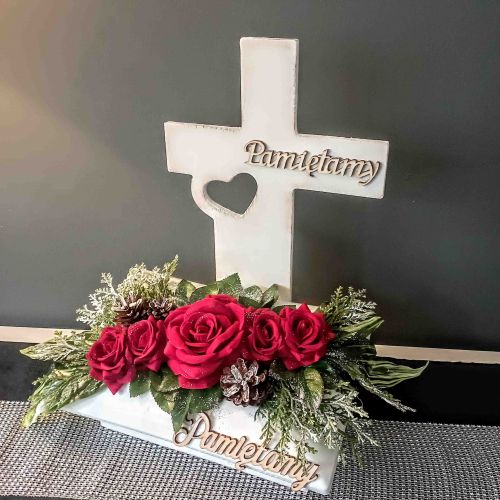 Wiązanka stroik na cmentarz sztuczne kwiaty róże krzyż
